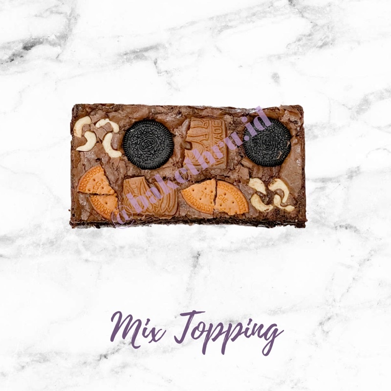

Classic Mix Topping Brownies (20*10)