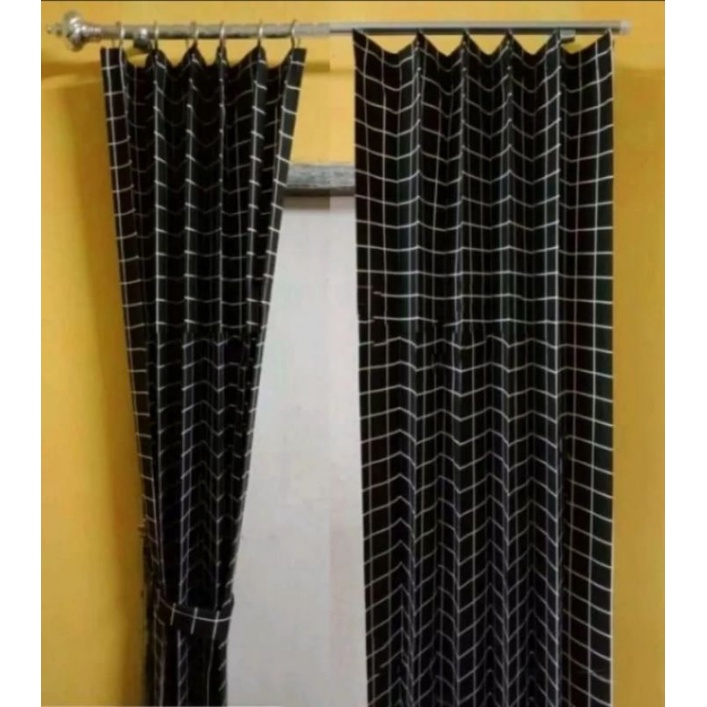 Gorden jendela motif kotak kotak