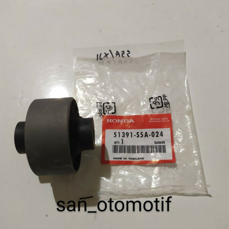 Bushing Arm besar Sayap Depan besar Honda Stream 2002-2006 Original