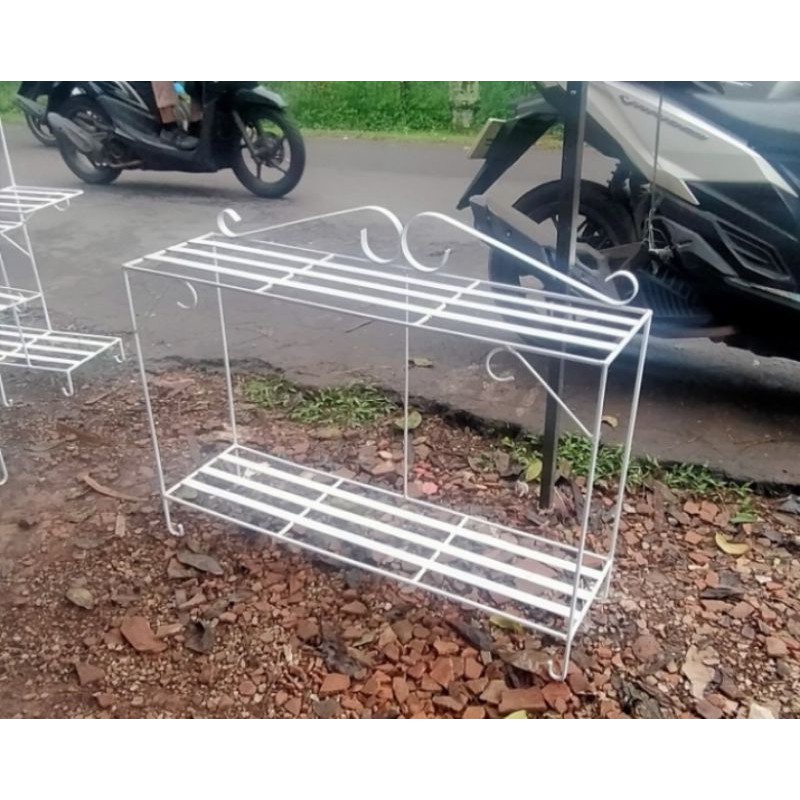 rak besi tanaman hias 2 susun