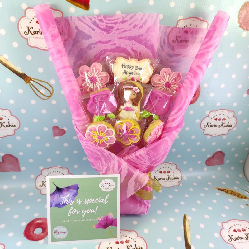 

HAND BUKET KUKIS ULTAH TEMA FLOWER