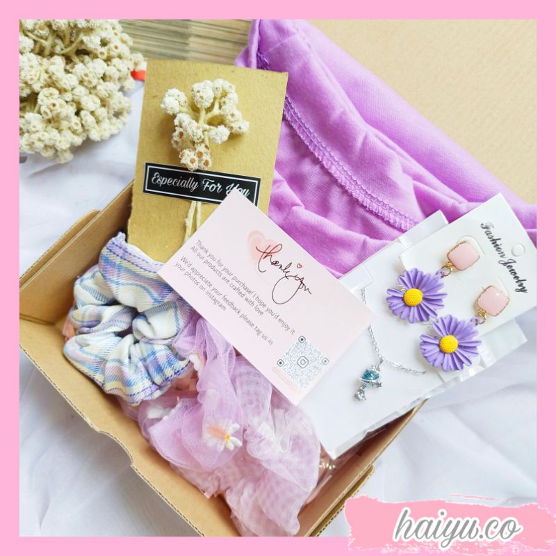 

[READY] Set Gift Box Kaos Hampers kado Wisuda ulang tahun By Haiyu.co