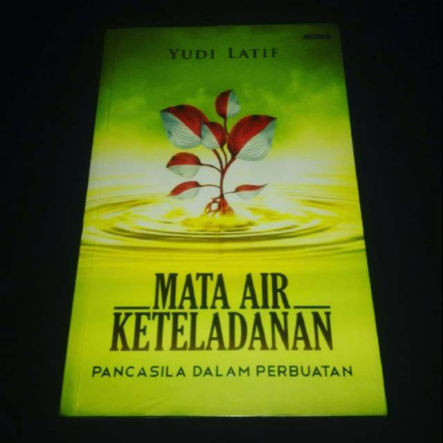 MATA AIR KETELADANAN - YUDI LATIF