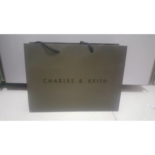 paperbag cnk charles and keith HARUS DENGAN PEMBELIAN TAS