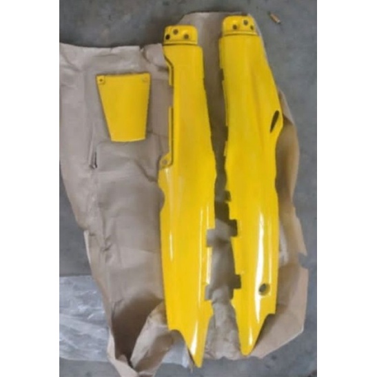 cover bodi body samping/belakang FIZR FIZ r /Vega lama warna kuning