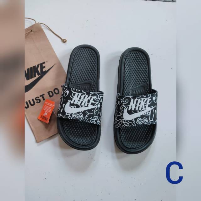 Sandal slop Nike Benassi pria dan wanita termurah-3