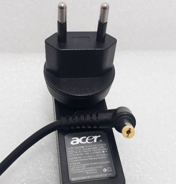 Adaptor Charger Acer Aspire One V5 E3 E5 Es1; TravelMate B1 B113 TMB113; Acer Aspire One D250 D255 D255E D257 D260 D270 532h 722 A110 AO532h AO722 KAV60 NAV50 PAV70 ZA3 19V 2.15A