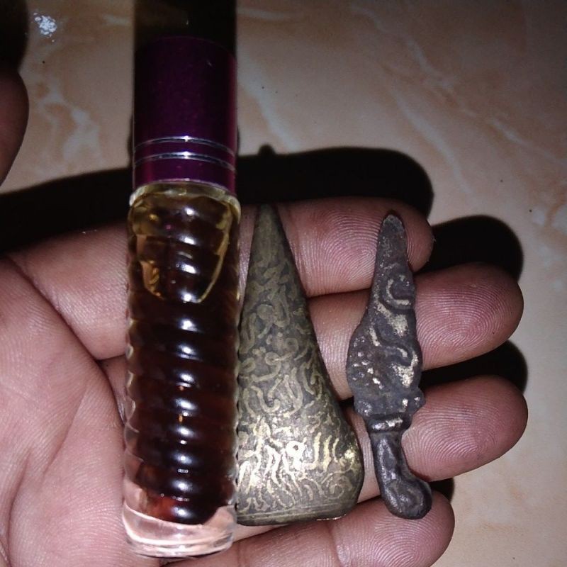 sepaket Semar kuncung sama minyak bosternya