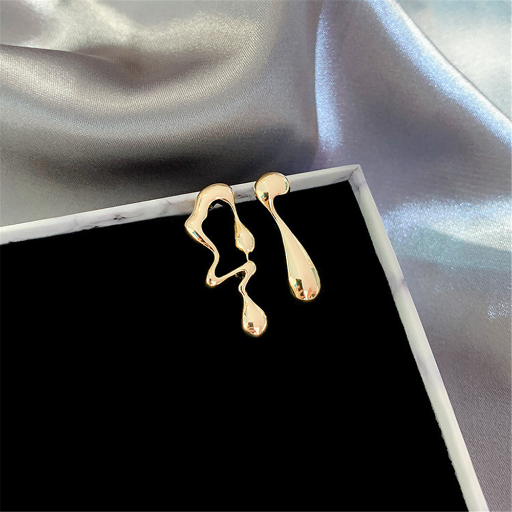 【TERSEDIA &amp; COD】Earrings Female Temperament Creative Hollow Simple Stud Earrings