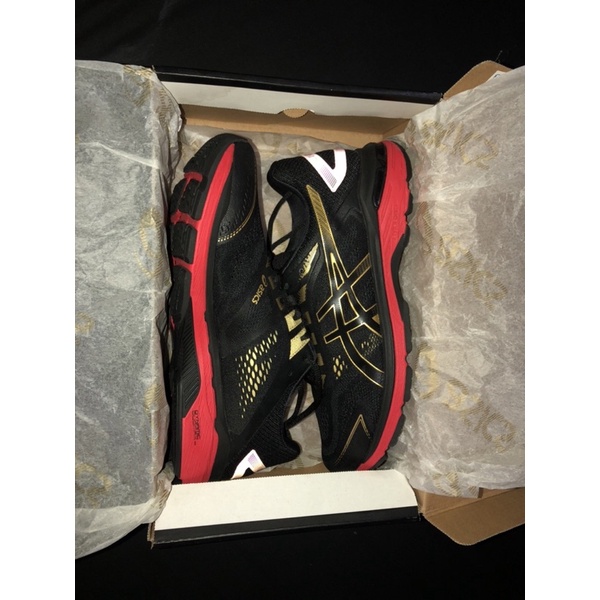 ASICS GT-2000 7 Special Edition Black/Rich Gold Size 43