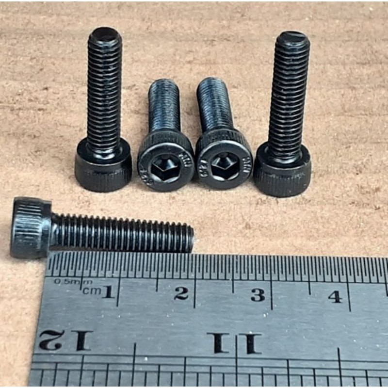BAUT L BAJA M5 X 20 / BAUT M5 / BAUT 8 KUNCI L4 / L 4 FULL DRAT / BAUT L M5 X 20 / BAUT L M5X20 BAJA