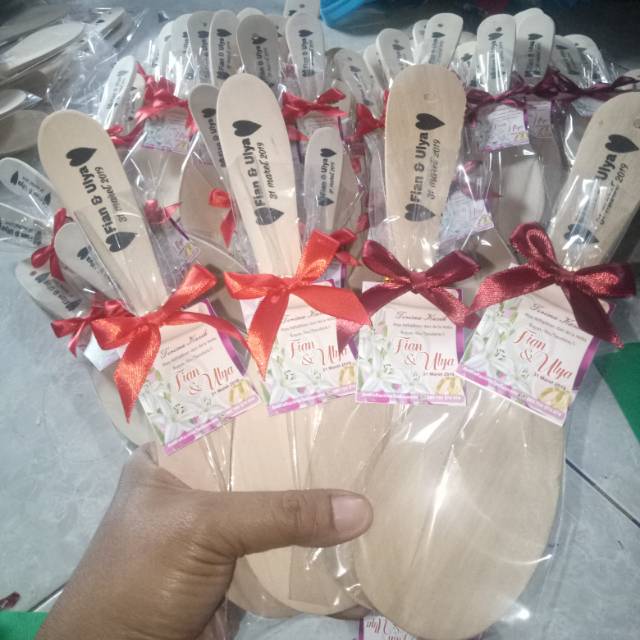 

Centong kayu sablon nama,pita,kartu ucapan 50pc