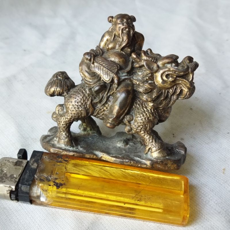 Pajangan Vintage Patung Dewa Duduk Qilin Kuningan Padat