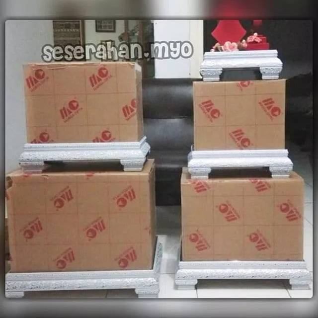 

KOTAK SESERAHAN ACRYLIC / AKRILIK PUTIH - (HARGA 1 SET)