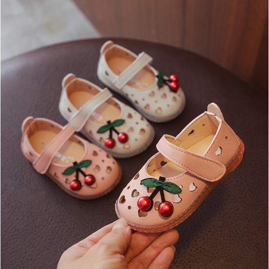 A8811 Sepatu bayi / sepatu anak perempuan import motif cherry