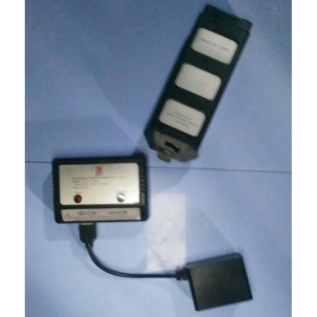Baterai dan charger drone mjx bugs 5w