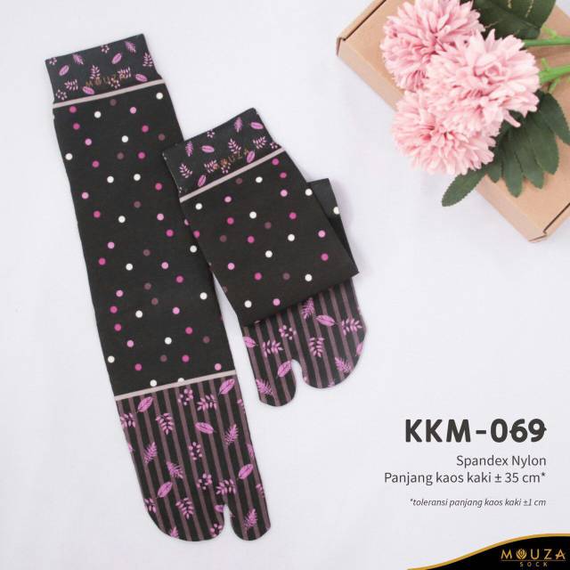 KAOS KAKI MOTIF II  MOUZA