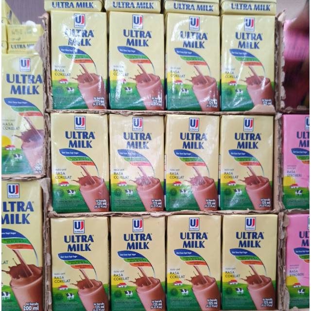 

ULTRA MILK SUSU ULTRA 125 ML 1 KARTON ISI 40 PCS CHOCOLATE & STRAWBERY