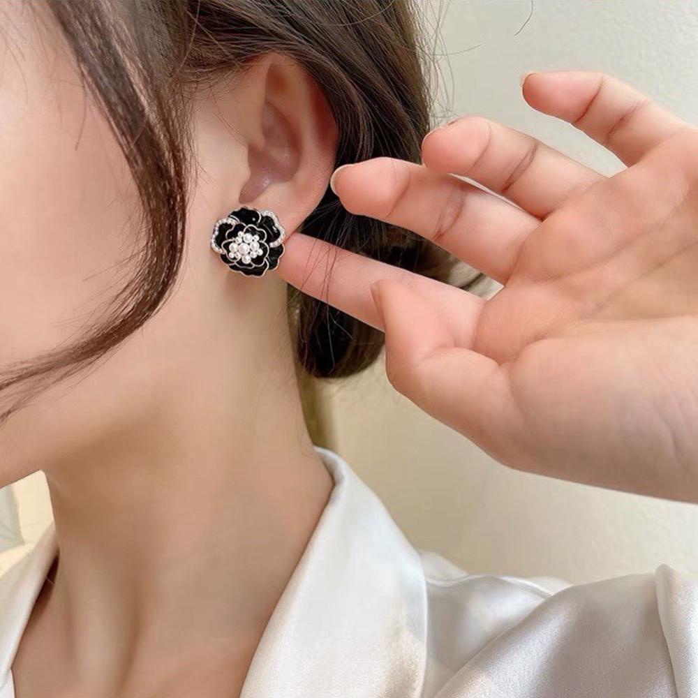 Anting Agustina Camellia Earrings Elegan Wanita Korea Bunga Hitam Alloy Bracelets