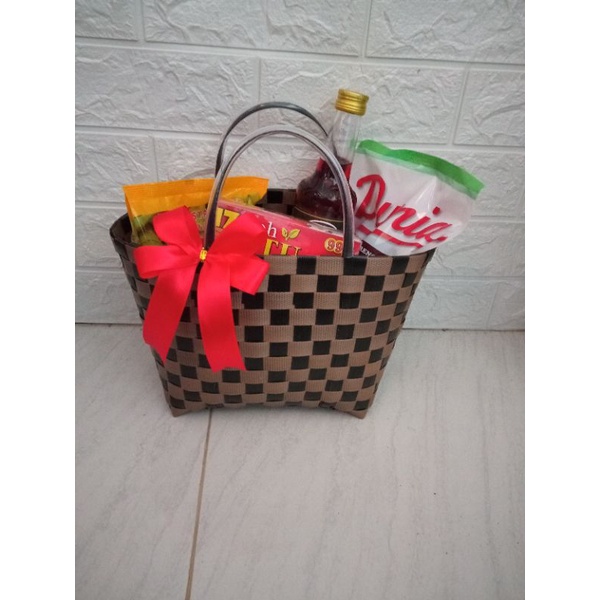 tas anyam mini motif kotak, tas cantik, tas wanita, tas souvenir, tas hampers
