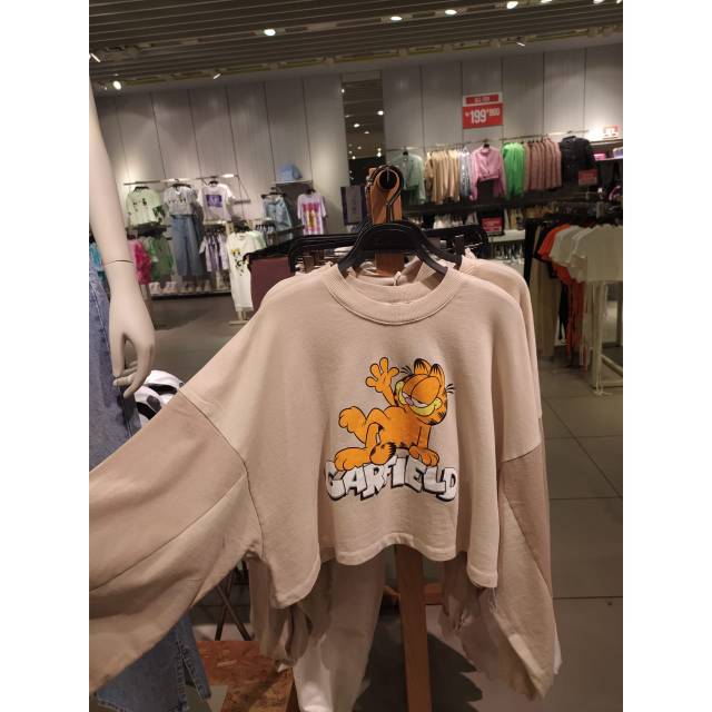 (SALE) Bershka sweater cewe garfield new