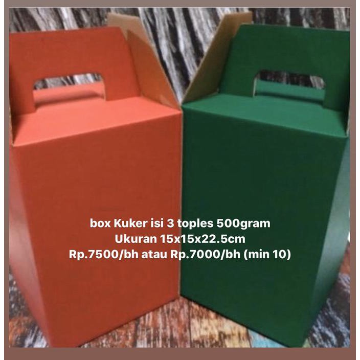 

Box Kue Kering isi 3 toples 500gram Ukuran 15x15x22.5cm bahan eflute