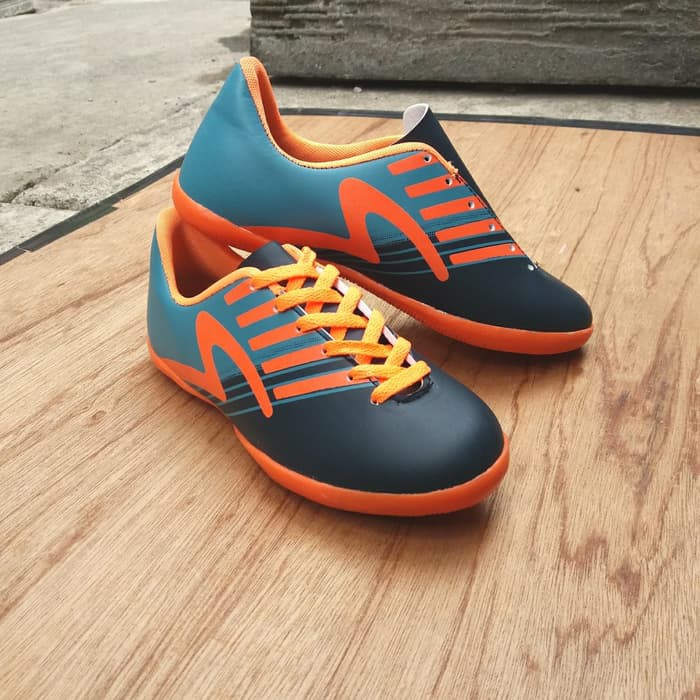 {KUALITAS TERBAIK}     SEPATU FUTSAL ANAK SPECS SIZE 33-37/SOL KUAT BAHAN TEBAL/KADO ANAK
