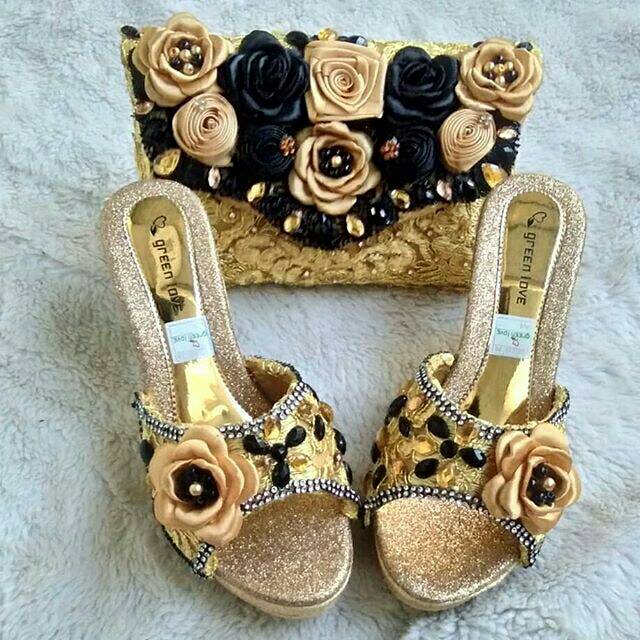 Set Clutch dan Sendal Glitter Brokat Gold Hitam Full Bunga