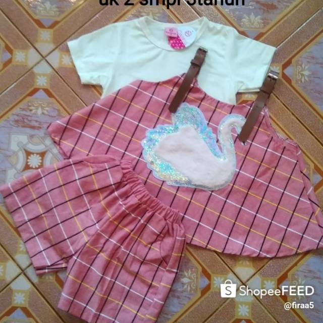 Setelan celana pendek angsa bulu timbul