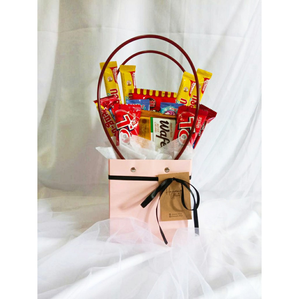 

Hadiah Wisuda/ Kado Wsuda/ Pinky snack bag/ Buket snack
