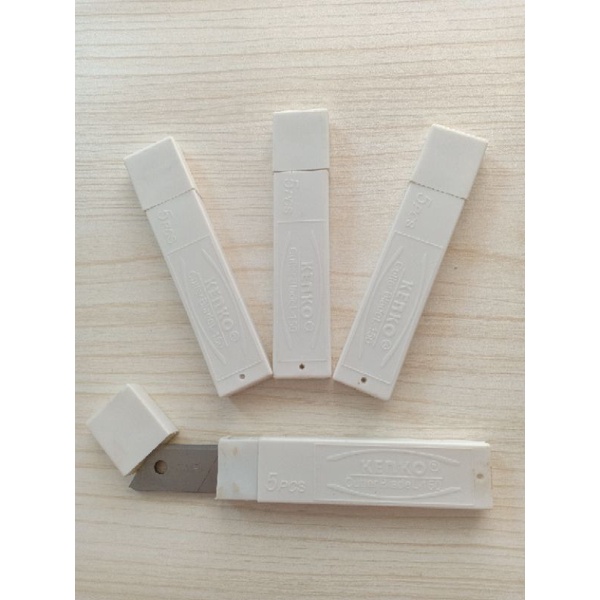

Isi Cutter Besar Kenko L-150 / Isi Cutter Besar Menko L150 / Refill Cutter Besar