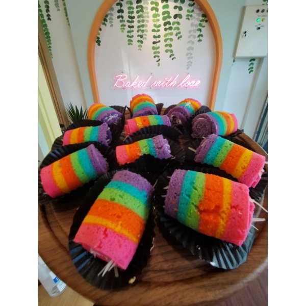 

RAINBOW ROLL CAKE MINI