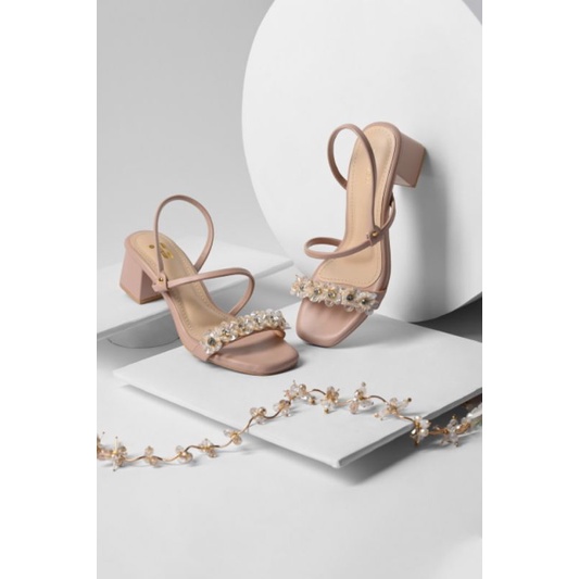 Ready bloom heels by Local id