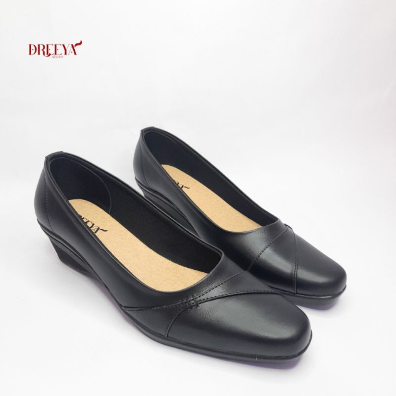 DREEYAShoes Sepatu Kerja Wanita Hitam heels 5cm