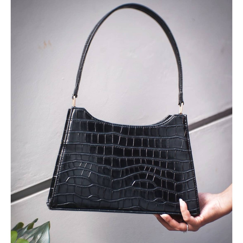HARPER BAG BLACK TAS JINJING HITAM KULIT BUAYA SINTETIS HARPER BAG BLACK TAS JINJING HITAM KULIT BUAYA SINTETIS
