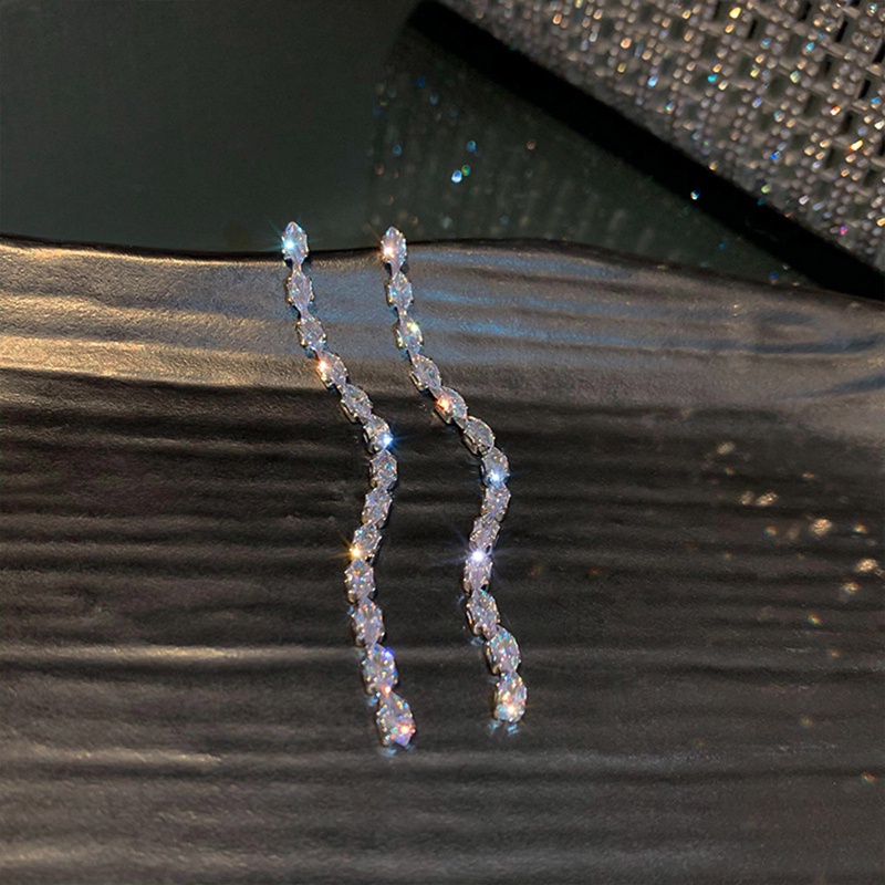 Anting Gantung Panjang Tusuk Motif Geometri Aksen Zircon + Kristal + Rumbai Untuk Perhiasan Wanita