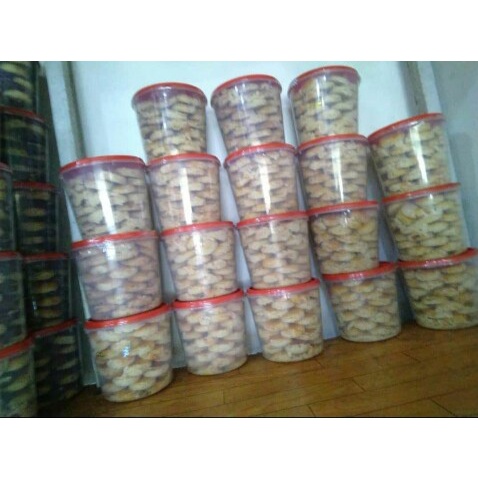 

kue kacang toples