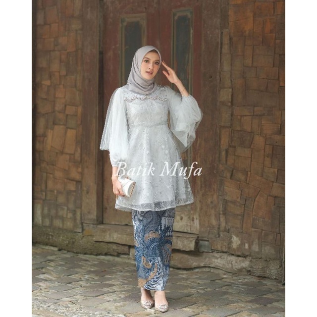 Batik couple kebaya Luna Grey KEBAYA MODERN Kebaya untuk lamaran wisuda