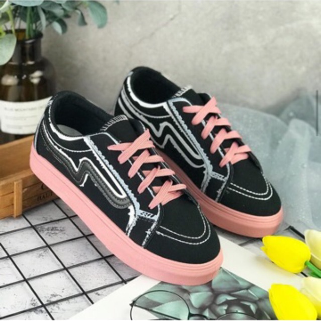 Sneakers 3065 import realpict