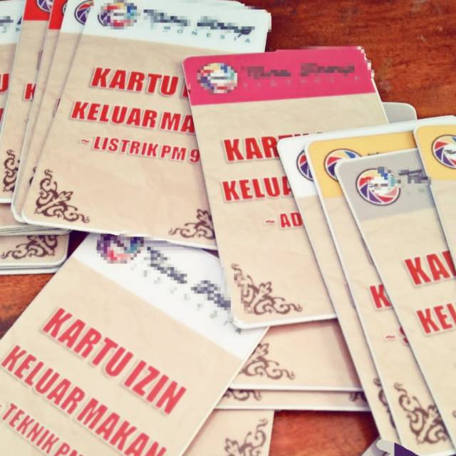 

Cetak ID Card bahan pvc + holder + tali