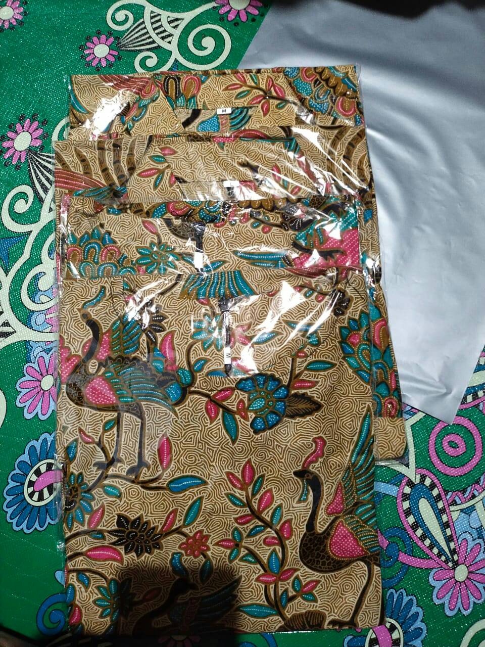 Couple Batik Pria Dan Wanita Seragam Kantor Terbaru Dan Terlaris