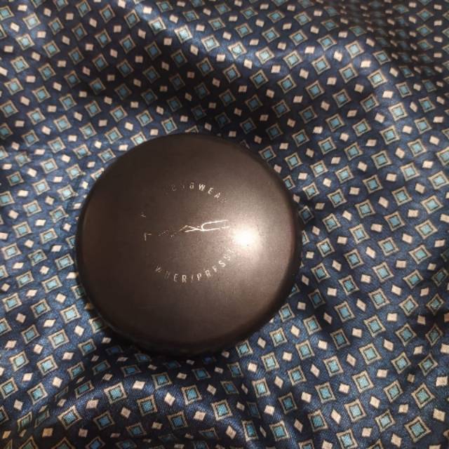 MAC Pro longwear powder pressed