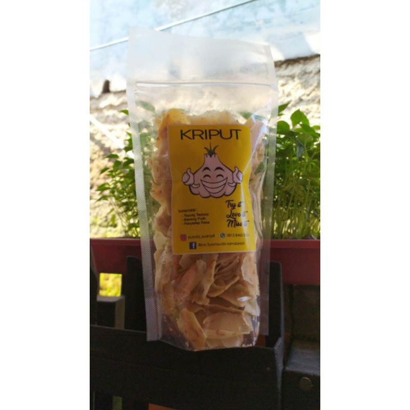 

keripik bawang putih(kriput) gurih,tanpa bahan pengawet isi 300gr