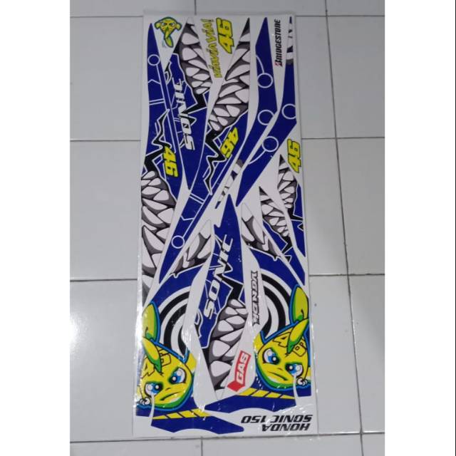 Striping sticker varisi honda sonic 150 R shark biru