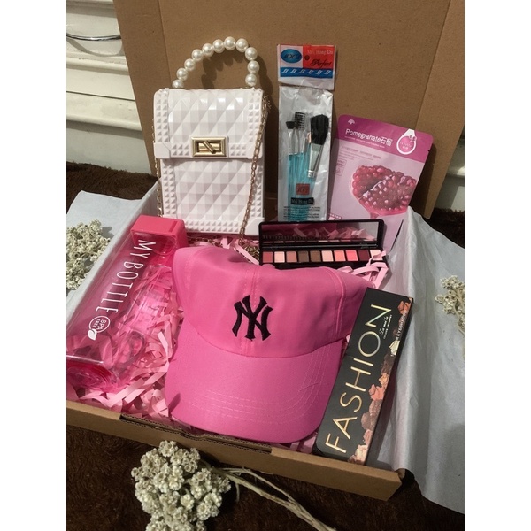 

HAMPERS SERBA PINK| GETYOURTHINGS
