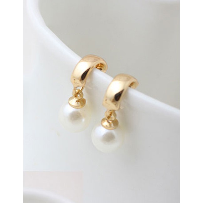 LRC Anting Tusuk Fashion Gold Pearl Earrings A57328