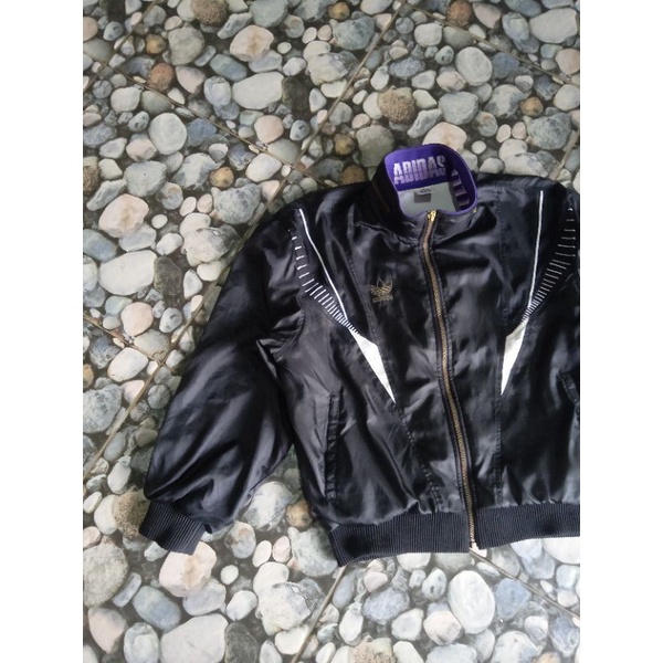 Jual jaket Adidas bekas atau second. | Shopee Indonesia