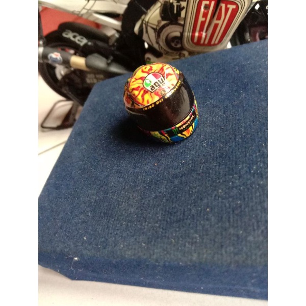 HANDMADE MINIATUR HELM VR. 46