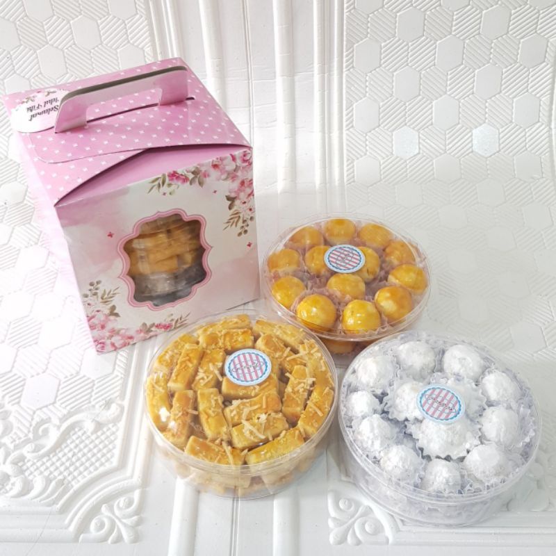 

KUE LEBARAN/KUE LEBARAN HOME MADE