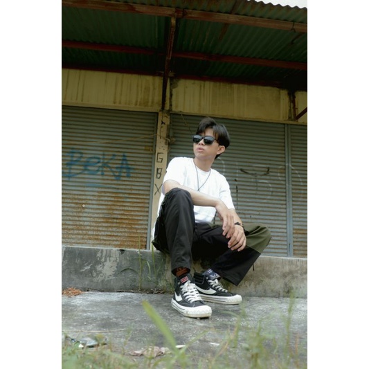 Kaos Polos Unisex allsize cotten combed 24s warna Bluish White/Putih Bluish